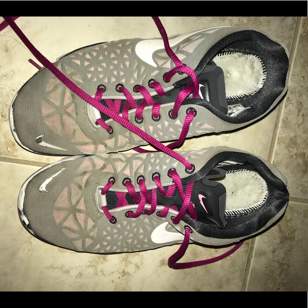 Athletic shoes